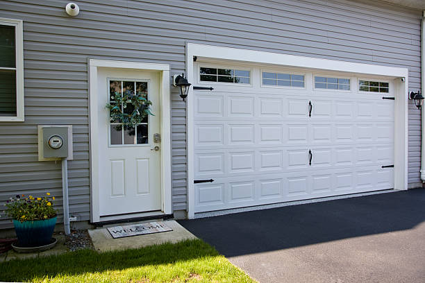 24/7 Emergency Garage Door Panel Replacement experts in Franklin Grove, IL